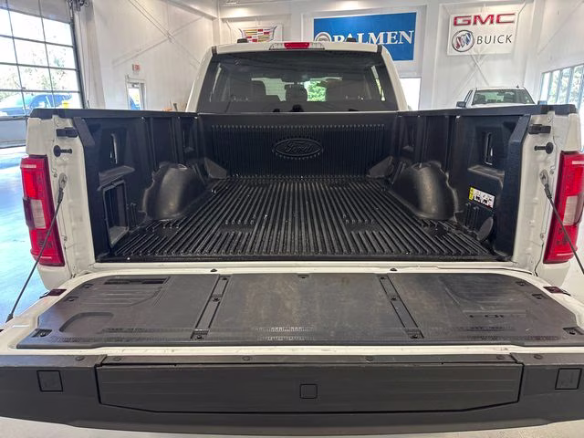 2023 Oxford White Ford F-150 XLT 4X4 Truck