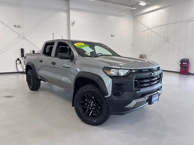 2024 Sterling Gray Metallic Chevrolet Colorado Trail Boss 4X4 Truck