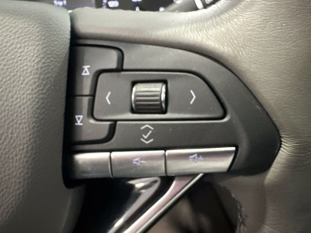 2024 Crystal White Tricoat Cadillac XT6 Premium Luxury AWD SUV