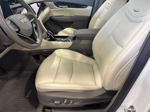 2024 Crystal White Tricoat Cadillac XT6 Premium Luxury AWD SUV