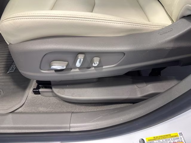 2024 Crystal White Tricoat Cadillac XT6 Premium Luxury AWD SUV