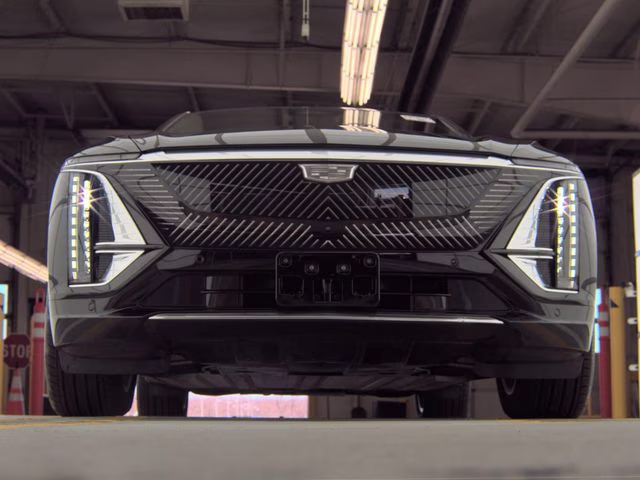 Used 2024 Cadillac LYRIQ Luxury 1 with VIN 1GYKPPRL9RZ132171 for sale in Kenosha, WI