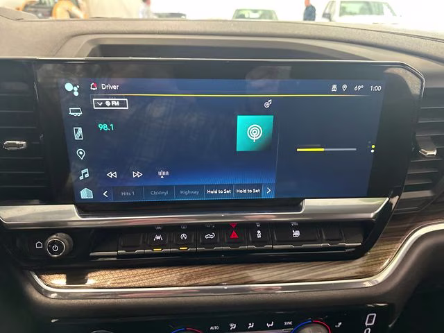2023 Glacier Blue Metallic Chevrolet Silverado 1500 LT 4X4 Truck
