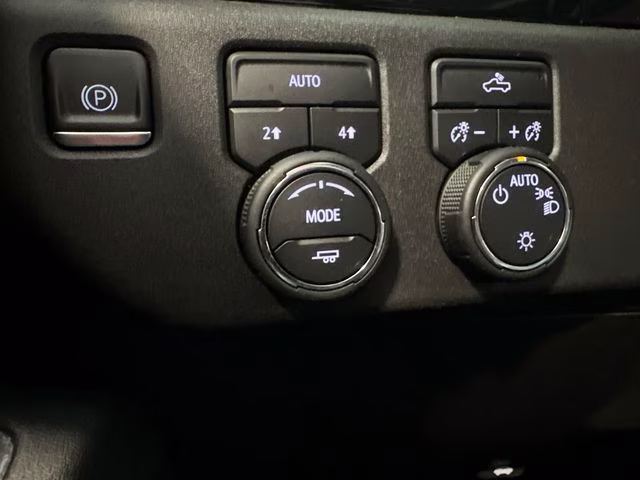2023 Glacier Blue Metallic Chevrolet Silverado 1500 LT 4X4 Truck