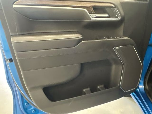 2023 Glacier Blue Metallic Chevrolet Silverado 1500 LT 4X4 Truck
