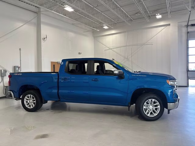 2023 Glacier Blue Metallic Chevrolet Silverado 1500 LT 4X4 Truck