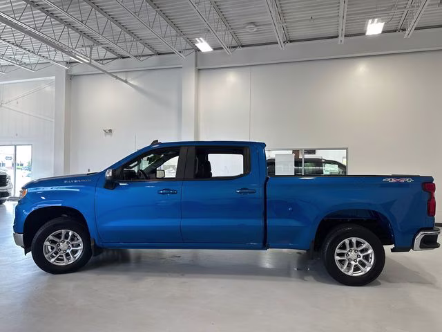 2023 Glacier Blue Metallic Chevrolet Silverado 1500 LT 4X4 Truck