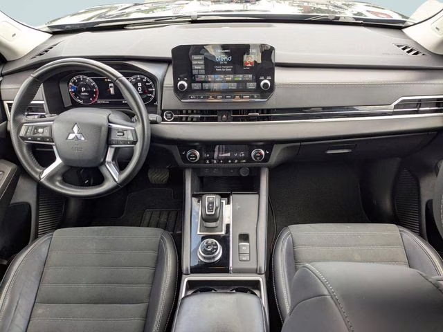 2024 Cosmic Blue Metallic Mitsubishi Outlander SE FWD SUV