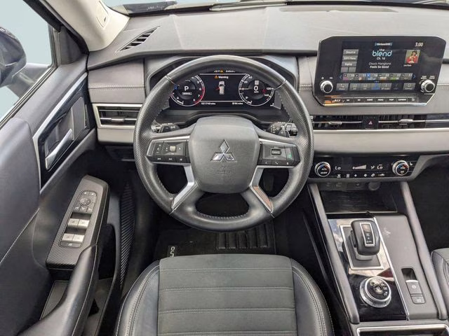 2024 Cosmic Blue Metallic Mitsubishi Outlander SE FWD SUV