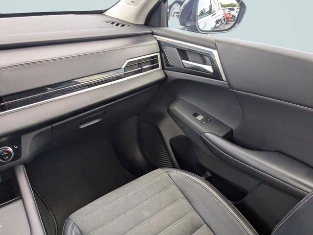 2024 Cosmic Blue Metallic Mitsubishi Outlander SE FWD SUV