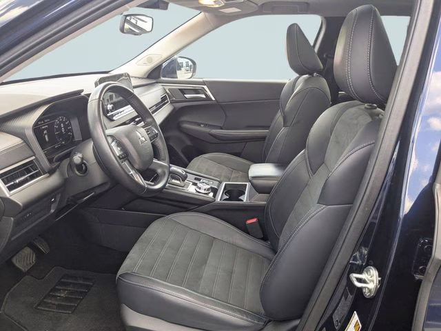 2024 Cosmic Blue Metallic Mitsubishi Outlander SE FWD SUV