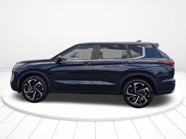 2024 Cosmic Blue Metallic Mitsubishi Outlander SE FWD SUV
