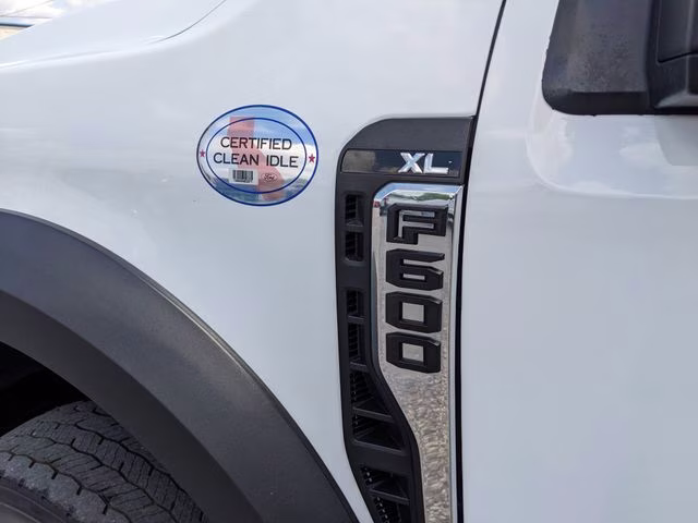 2023 Oxford White Ford F-600SD XL 4X4 Chassis