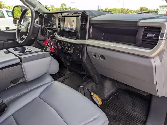 2023 Oxford White Ford F-600SD XL 4X4 Chassis