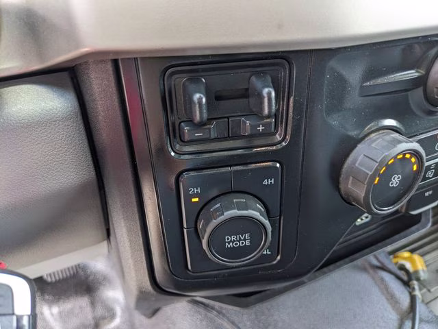 2023 Oxford White Ford F-600SD XL 4X4 Chassis