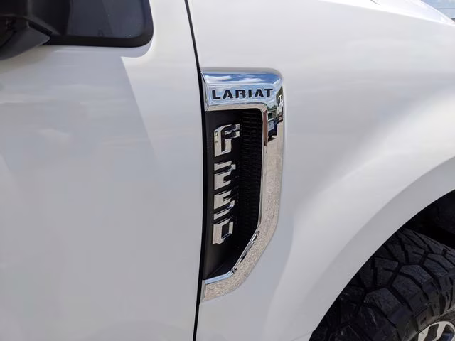 2020 White Metallic Ford Super Duty F-250 SRW Lariat 4X4 Truck