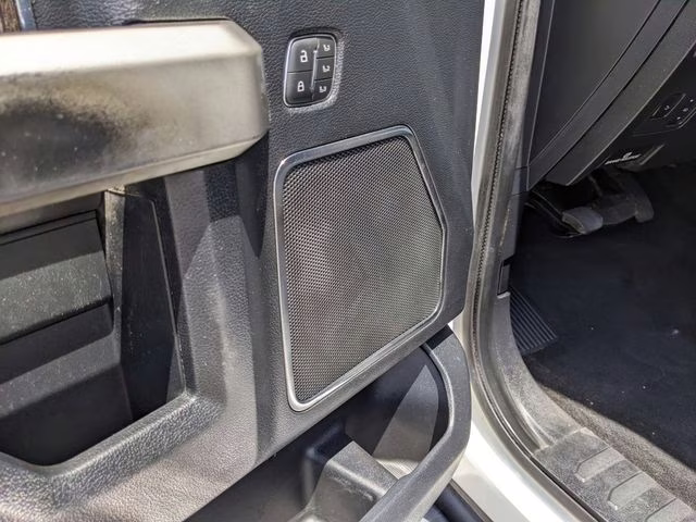 2020 White Metallic Ford Super Duty F-250 SRW Lariat 4X4 Truck