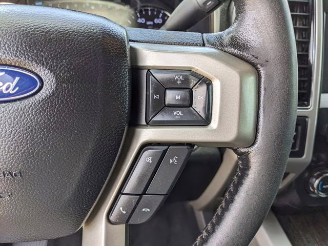 2020 White Metallic Ford Super Duty F-250 SRW Lariat 4X4 Truck