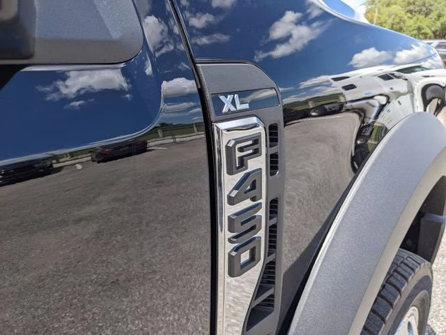 2026 Agate Black Metallic Ford Super Duty F-450 DRW XL 4X4 Truck