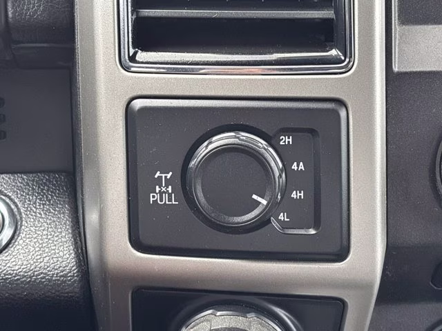 2018 Lightning Blue Ford F-150 LARIAT 4X4 Truck
