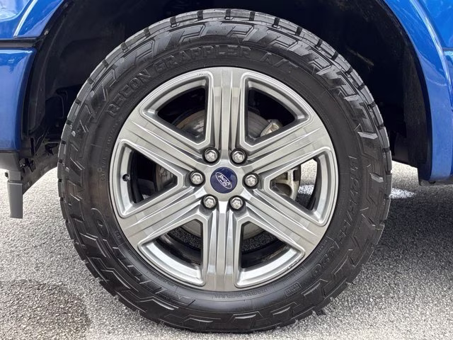 2018 Lightning Blue Ford F-150 LARIAT 4X4 Truck