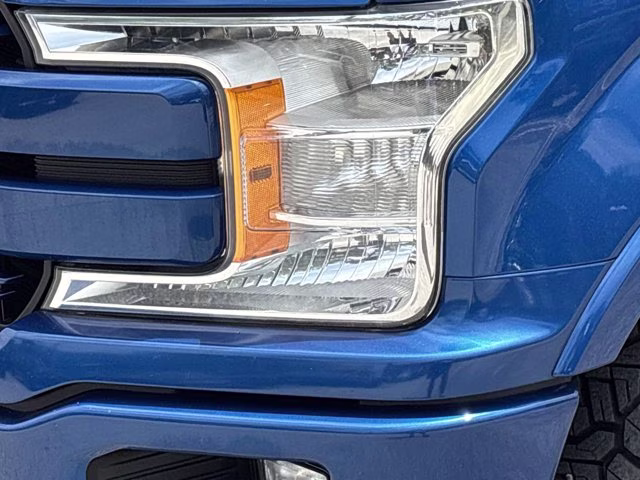 2018 Lightning Blue Ford F-150 LARIAT 4X4 Truck