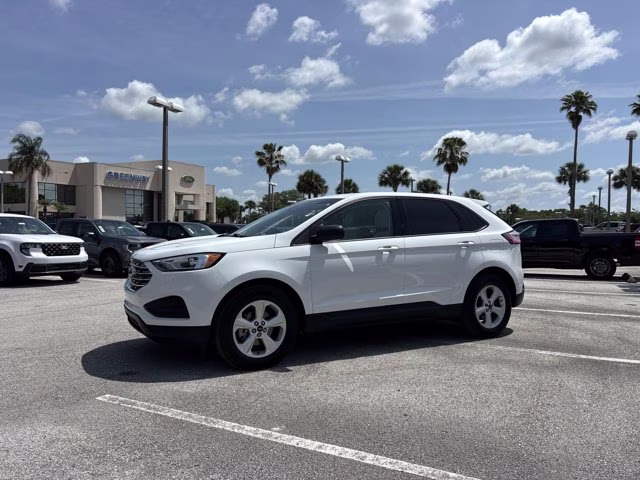 2020 Oxford White Ford Edge SE FWD SUV