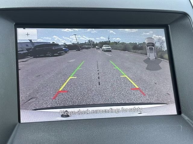 2020 Oxford White Ford Edge SE FWD SUV
