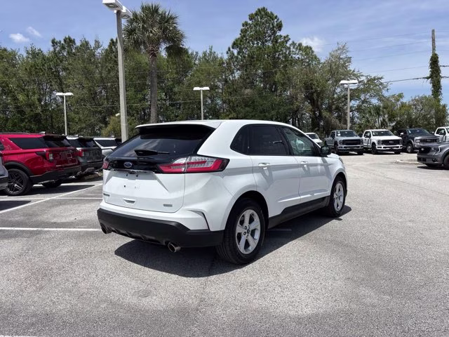 2020 Oxford White Ford Edge SE FWD SUV
