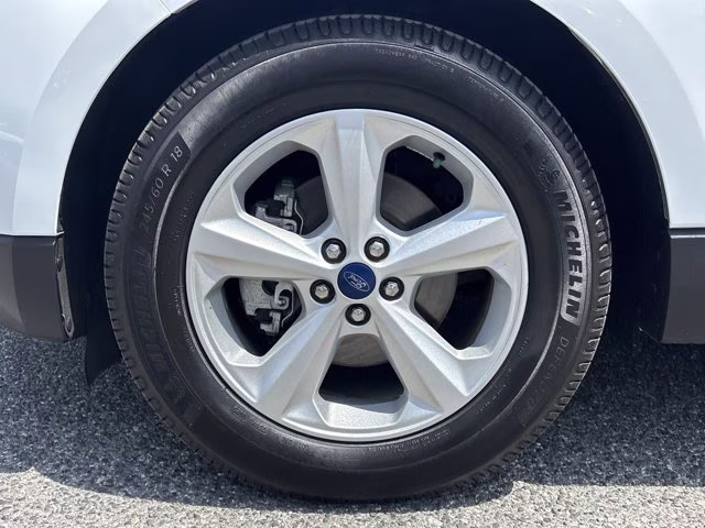 2020 Oxford White Ford Edge SE FWD SUV