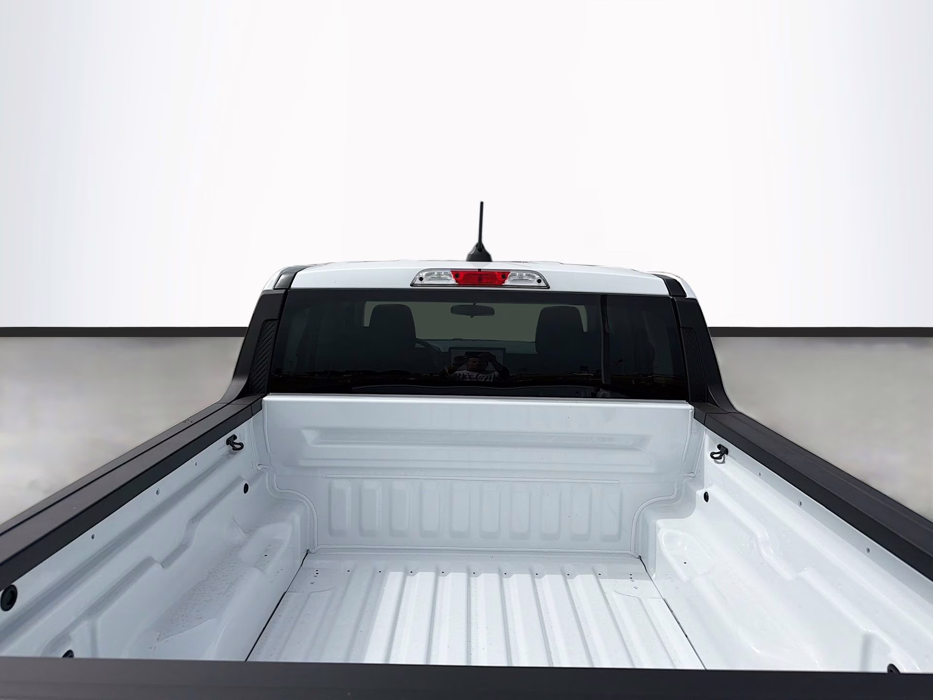 2026 Oxford White Ford Maverick XL FWD Truck
