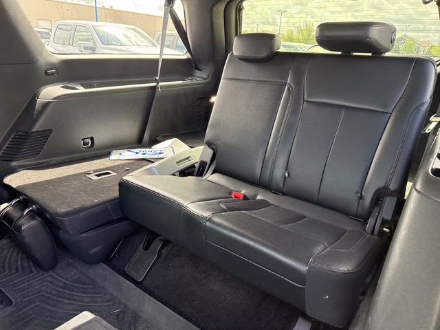 2021 Iconic Silver Metallic Ford Expedition Max XLT 4X4 SUV