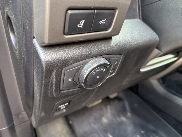 2021 Iconic Silver Metallic Ford Expedition Max XLT 4X4 SUV