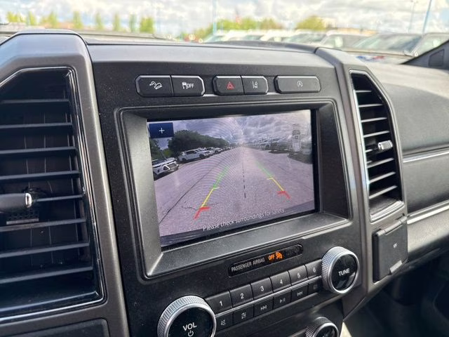 2021 Iconic Silver Metallic Ford Expedition Max XLT 4X4 SUV
