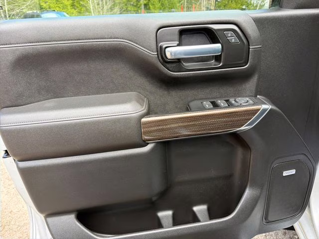 2021 Silver Ice Metallic Chevrolet Silverado 1500 RST 4X4 Truck