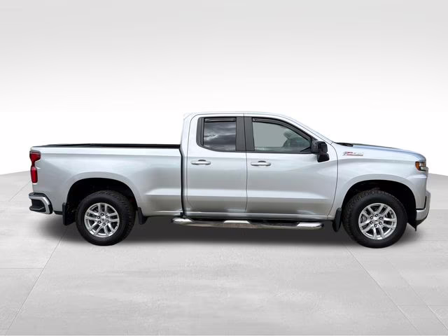 2021 Silver Ice Metallic Chevrolet Silverado 1500 RST 4X4 Truck