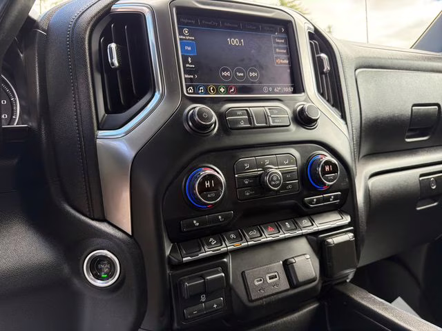 2021 Silver Ice Metallic Chevrolet Silverado 1500 RST 4X4 Truck