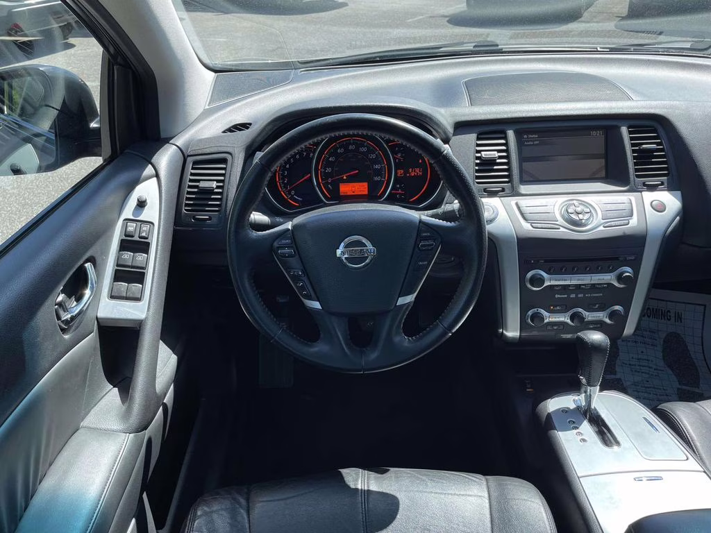 2010 Platinum Graphite Metallic Nissan Murano SL FWD SUV