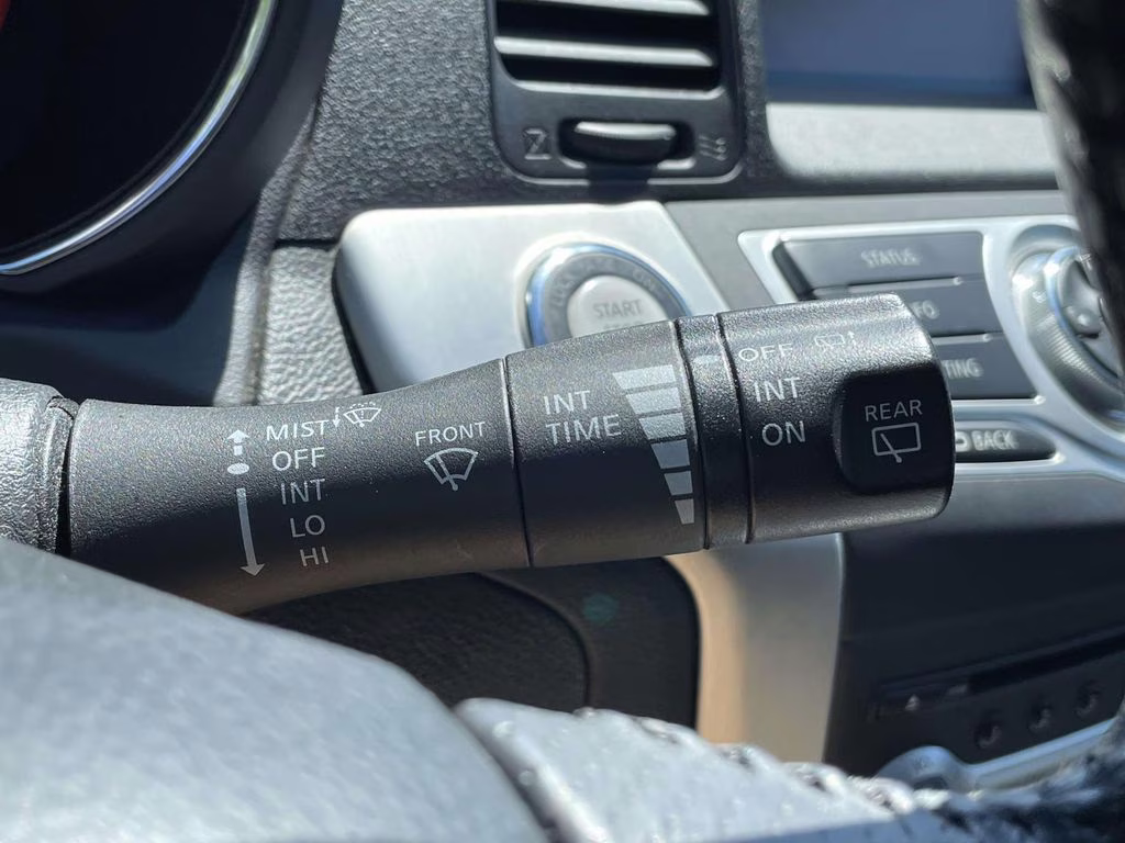2010 Platinum Graphite Metallic Nissan Murano SL FWD SUV