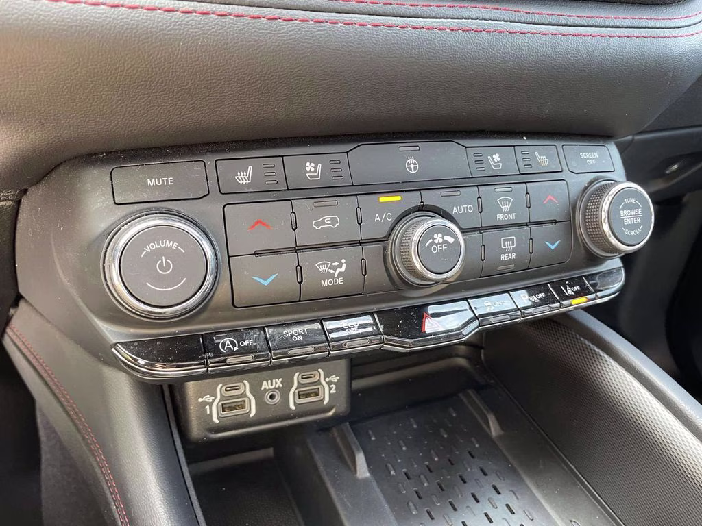 2025 DB Black Crystal Clearcoat Dodge Durango GT Plus AWD SUV