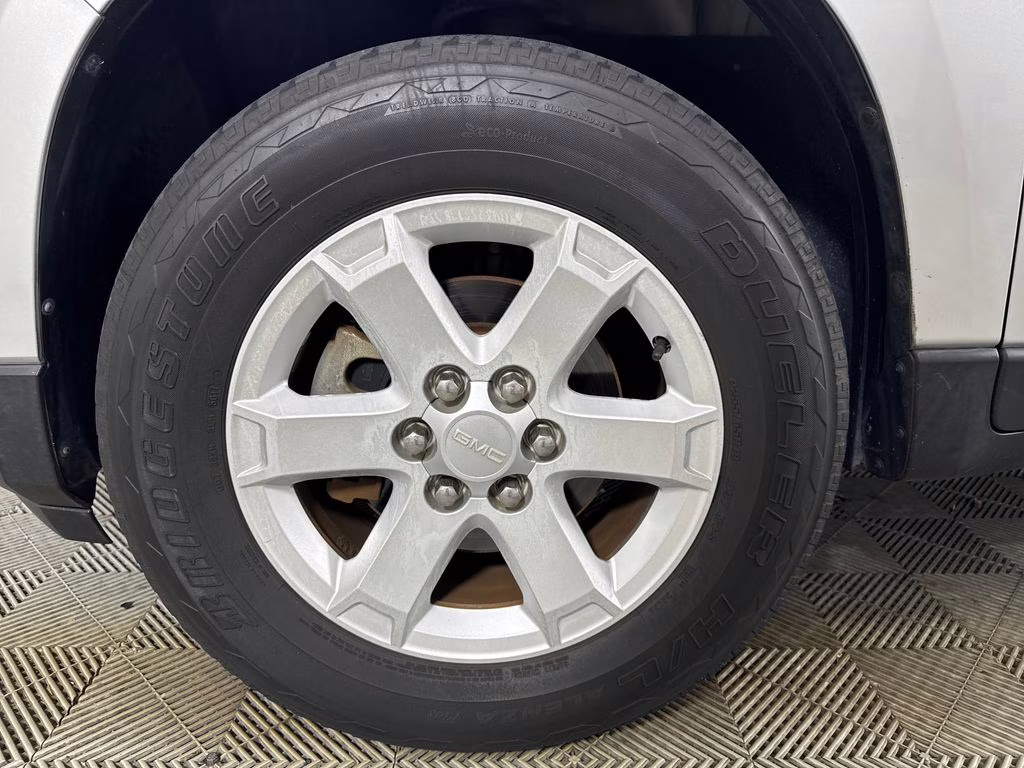 2015 Quicksilver Metallic GMC Acadia SLE-2 FWD SUV
