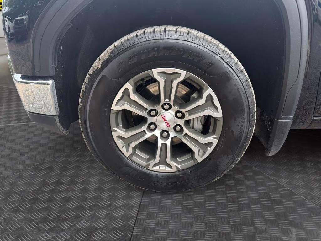2025 Onyx Black GMC Sierra 1500 SLT 4X4 Truck
