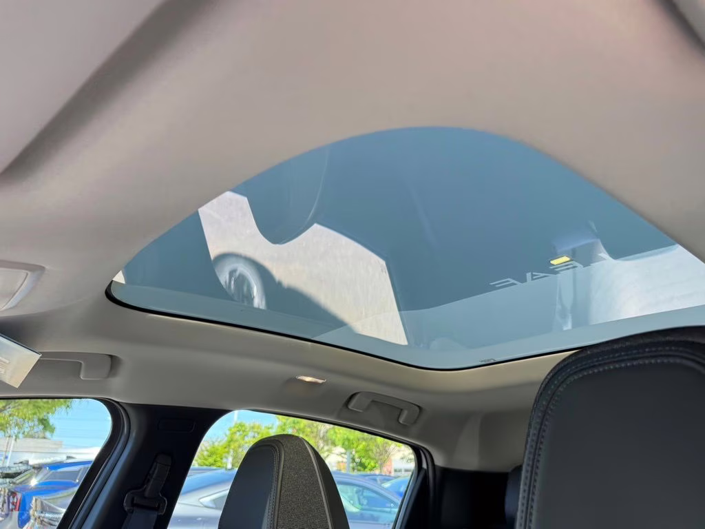 2026 Everest White Pearl Tricoat Nissan LEAF PLATINUM+ FWD SUV