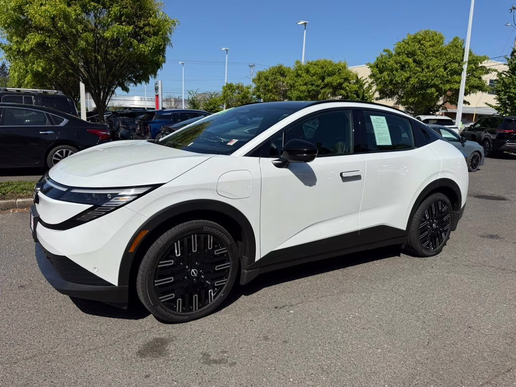 Used 2026 Nissan LEAF Platinum+ with VIN JN1AZ2EB8TM303043 for sale in Portland, OR