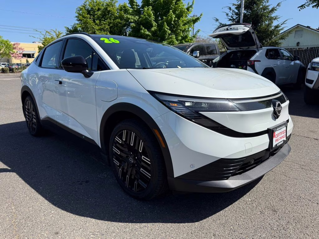 2026 Everest White Pearl Tricoat Nissan LEAF PLATINUM+ FWD SUV