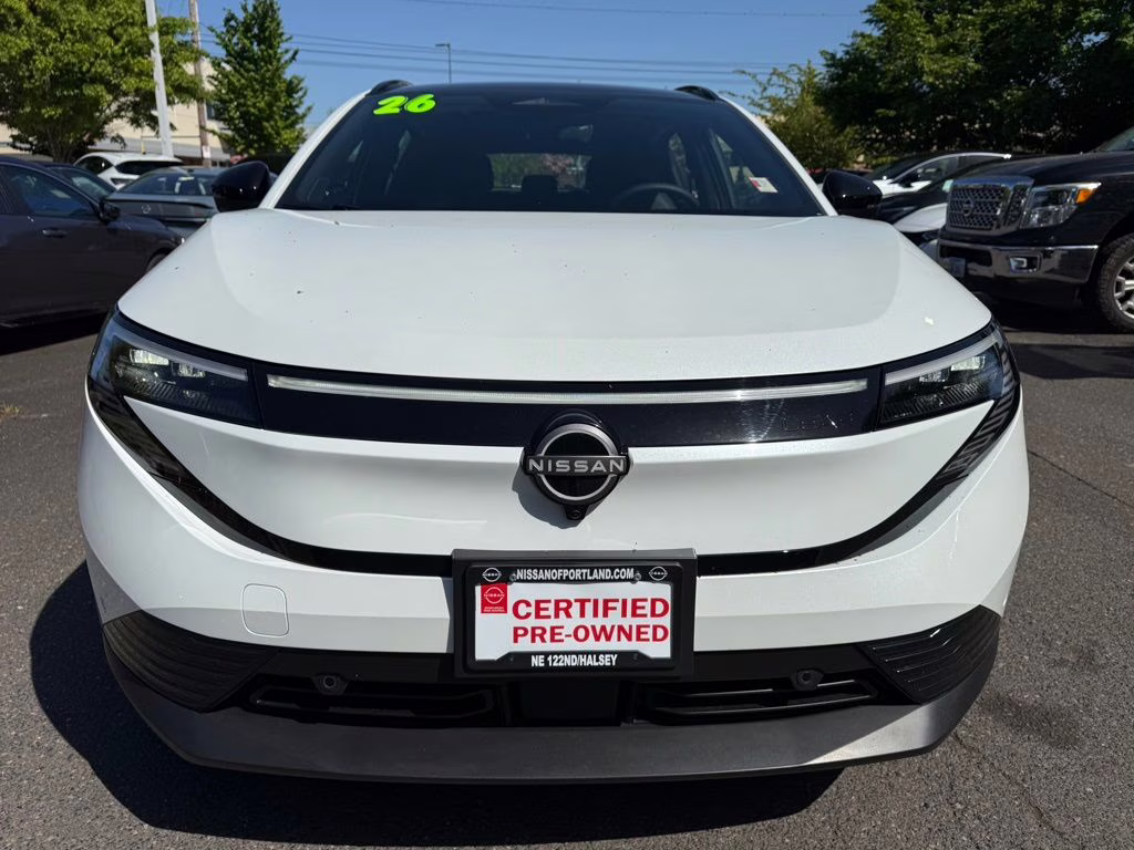 2026 Everest White Pearl Tricoat Nissan LEAF PLATINUM+ FWD SUV