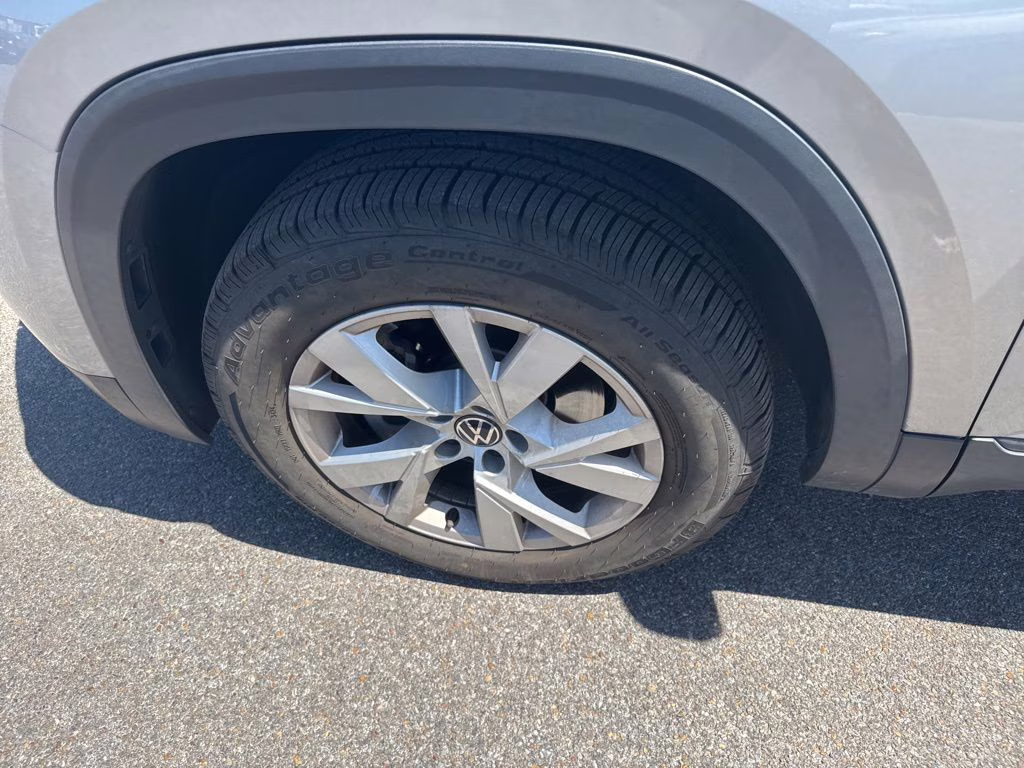 2020 Pyrite Silver Metallic Volkswagen Atlas Cross Sport 2.0T S FWD SUV