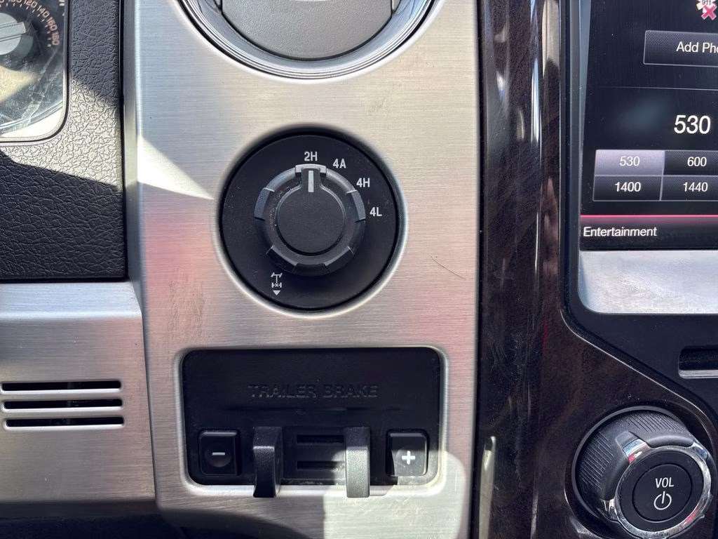2013 Tuxedo Black Metallic Ford F-150 Platinum 4X4 Truck