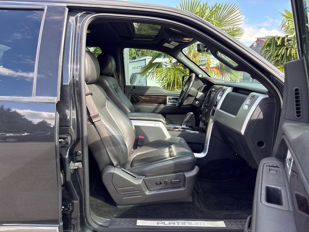 2013 Tuxedo Black Metallic Ford F-150 Platinum 4X4 Truck