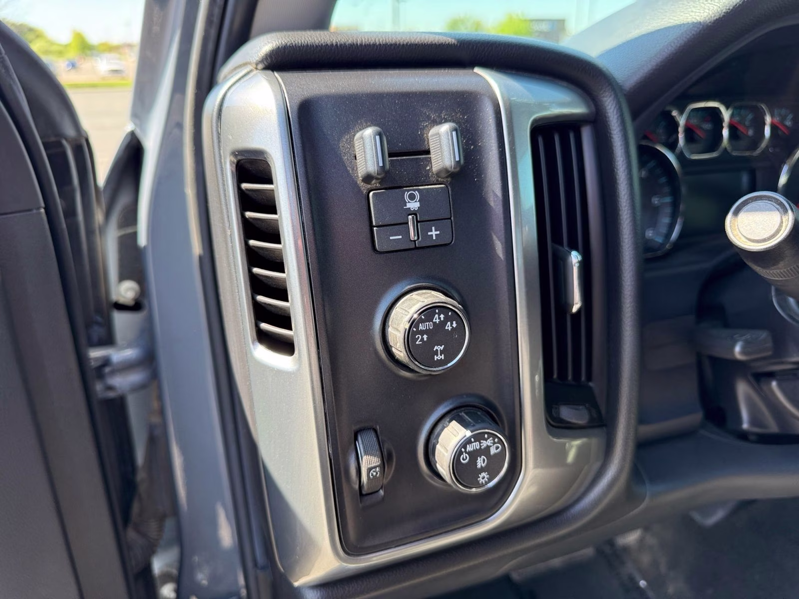 2015 Slate Gray Metallic Chevrolet Silverado 1500 LT 4X4 Truck